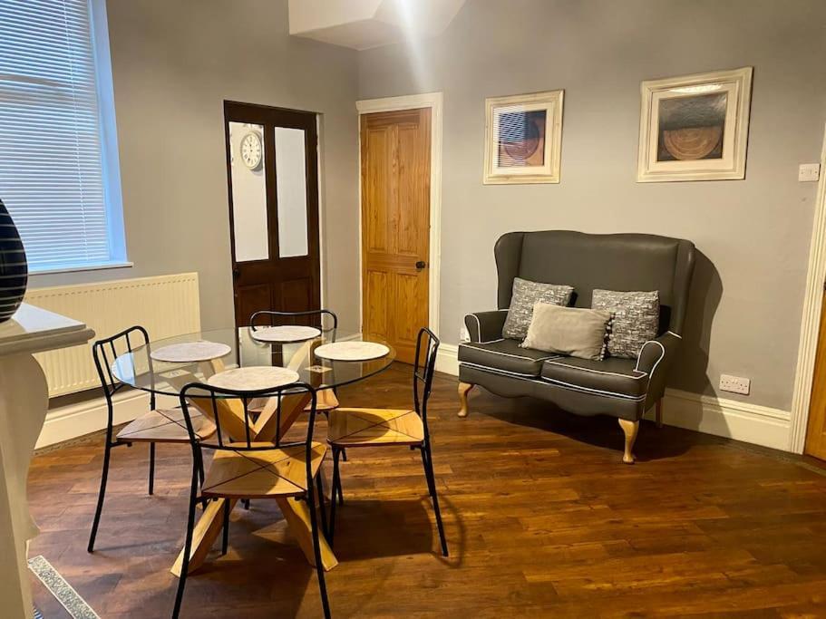 Spacious, Cosy 3 Bedroom House In Preston. Πρέστον Εξωτερικό φωτογραφία