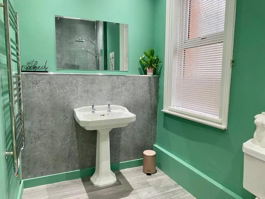Spacious, Cosy 3 Bedroom House In Preston. Πρέστον Εξωτερικό φωτογραφία