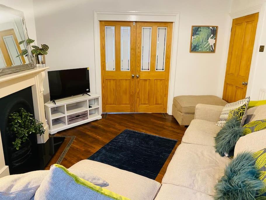 Spacious, Cosy 3 Bedroom House In Preston. Πρέστον Εξωτερικό φωτογραφία